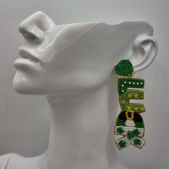 New LUCK graphic bling sead beed St Patty's day earrings - Picture 3 of 9
